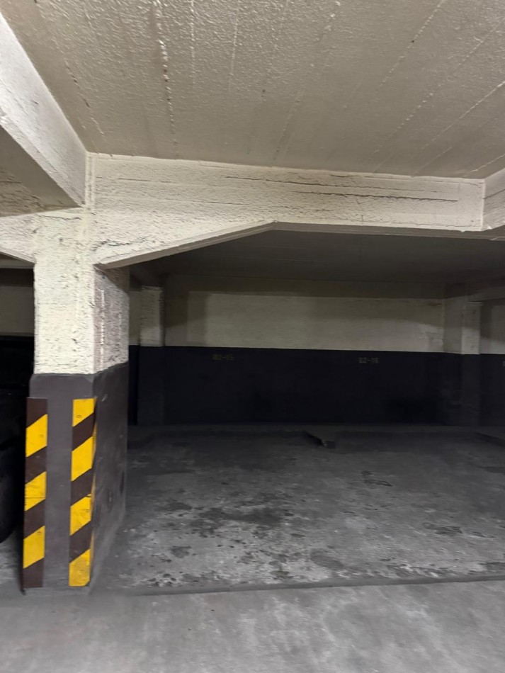 DEPARTAMENTO DE 1 AMBIENTE CON BALCON A LA CALLE Y COCHERA E EN EL CENTRO. APTO CREDITO