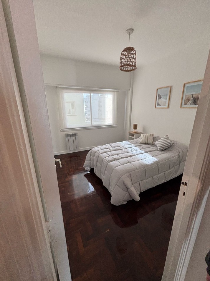 DEPARTAMENTO DE 3 AMB A LA CALLE CON BALCON CORRIDO Y VISTA LATERAL AL MAR EN PUNTA IGLESIA