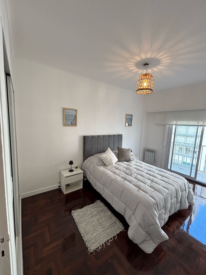 DEPARTAMENTO DE 3 AMB A LA CALLE CON BALCON CORRIDO Y VISTA LATERAL AL MAR EN PUNTA IGLESIA