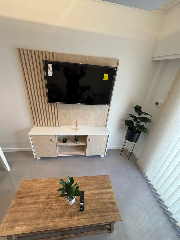 DEPARTAMENTO DE 3 AMB A LA CALLE CON BALCON CORRIDO Y VISTA LATERAL AL MAR EN PUNTA IGLESIA