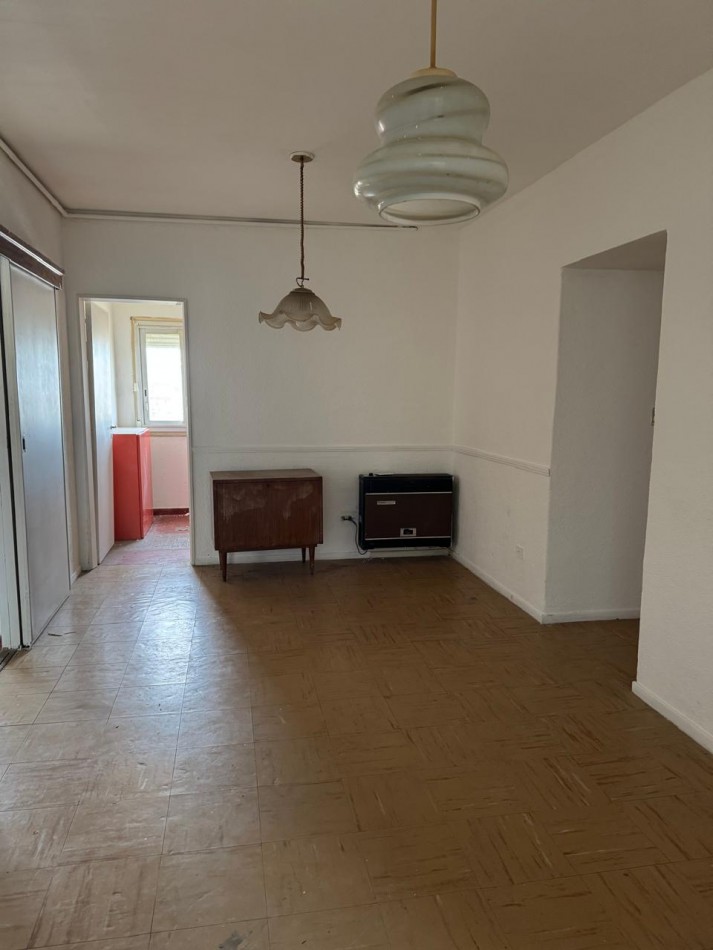 DEPARTAMENTO 3 AMBIENTES EN 2DO. PISO POR ESCALERA EN SAN CARLOS