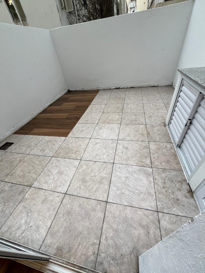 DEPARTAMENTO DE 1 AMBIENTE CON PATIO, A 100 METROS DE LA PLAYA EN ALDREY