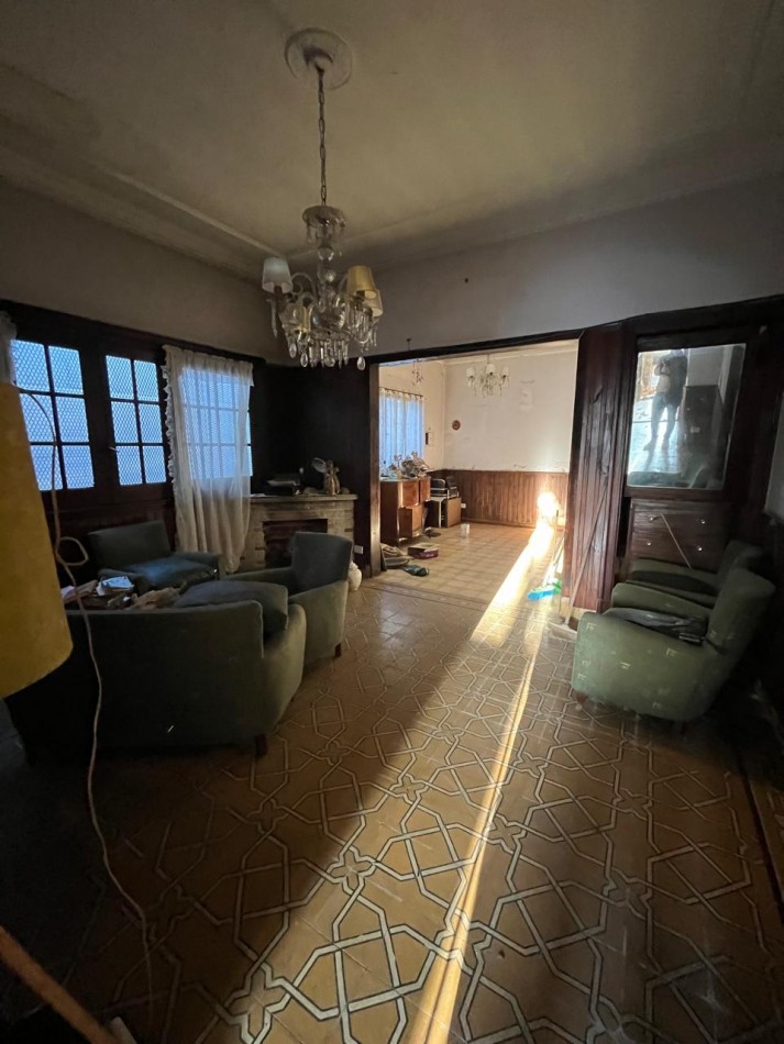 CHALET PARA RECICLAR EN LO MEJOR DEL BARRIO LA PERLA
