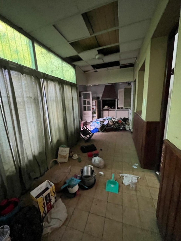 CHALET PARA RECICLAR EN LO MEJOR DEL BARRIO LA PERLA