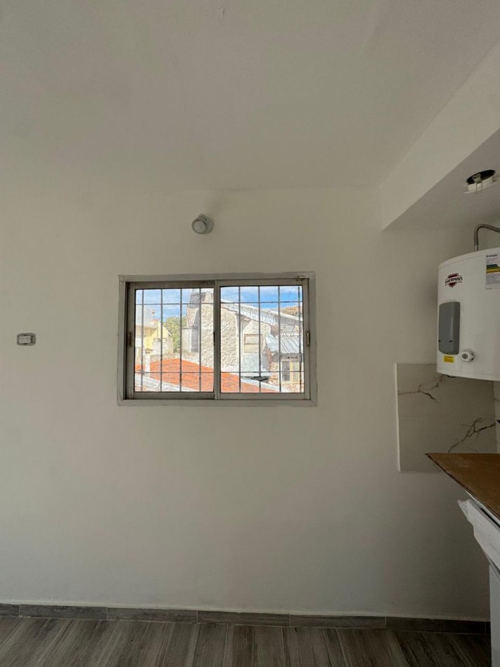 PH 3 AMBIENTES EN 1ER. PISO POR ESCALERA EN VILLA PRIMERA