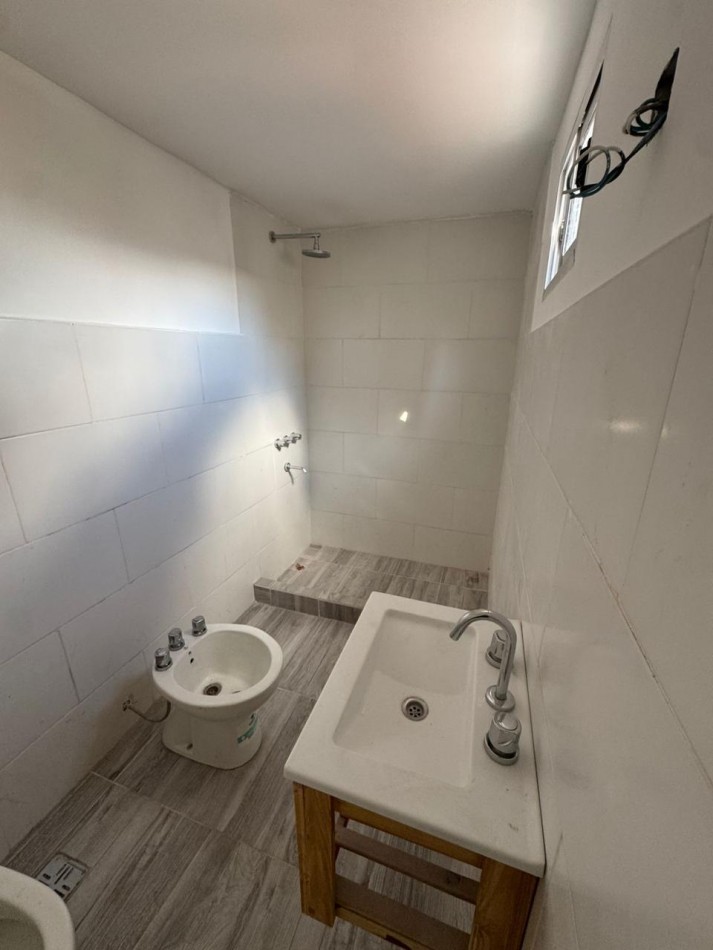 PH 3 AMBIENTES EN 1ER. PISO POR ESCALERA EN VILLA PRIMERA