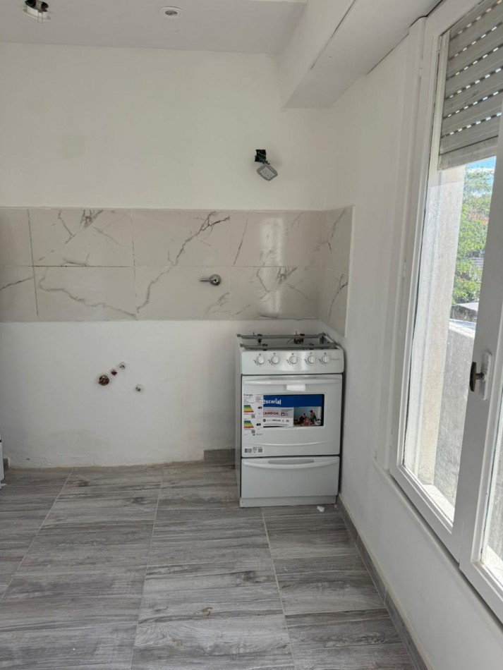 PH 3 AMBIENTES EN 1ER. PISO POR ESCALERA EN VILLA PRIMERA