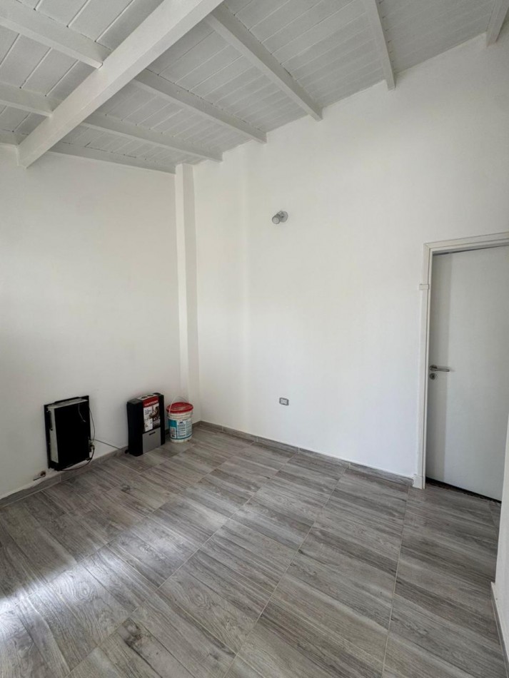 PH 3 AMBIENTES EN 1ER. PISO POR ESCALERA EN VILLA PRIMERA