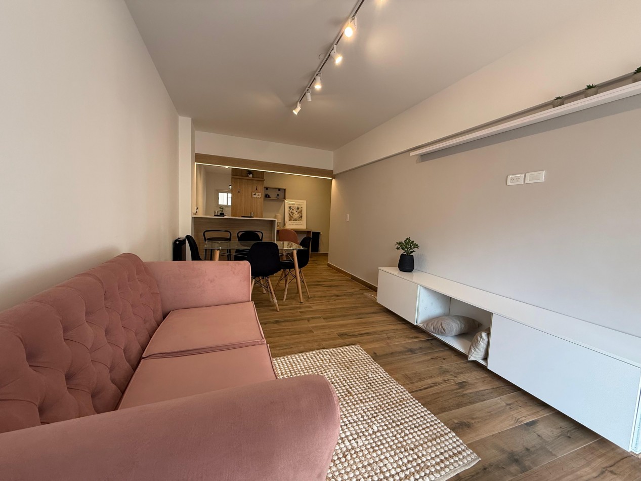 DEPARTAMENTO 3 AMBIENTES A LA CALLE CON BALCON Y COCHERA FIJA EN ALDREY
