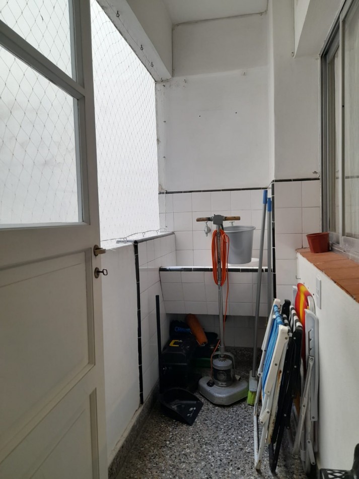 DEPARTAMENTO DE 2 AMB AL CONTRAFRENTE CON LAVADERO EN GUEMES . APTO CREDITO