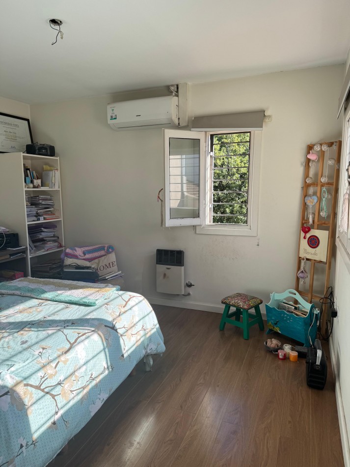 HERMOSA CASA DE 5 AMB CON PATIO, QUINCHO Y COCHERA DOBLE EN EL BARRIO MUNDIALISTA. APTO CREDITO