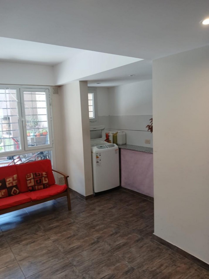 HERMOSA CASA DE 5 AMB CON PATIO, QUINCHO Y COCHERA DOBLE EN EL BARRIO MUNDIALISTA. APTO CREDITO