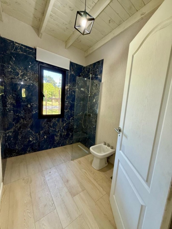CASA 3 AMB A ESTRENAR CON PILETA Y PARQUE A 6 CUADRAS DEL MAR, EN BARRANCAS DE SAN BENITO, COUNTRY CLUB