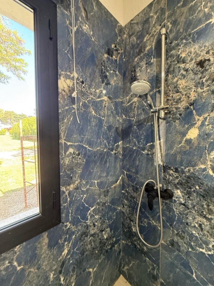 CASA 3 AMB A ESTRENAR CON PILETA Y PARQUE A 6 CUADRAS DEL MAR, EN BARRANCAS DE SAN BENITO, COUNTRY CLUB