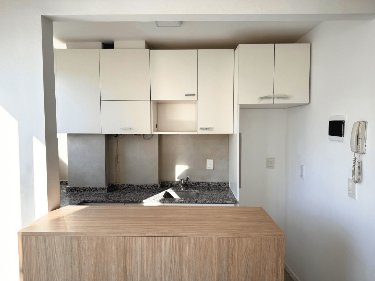 DEPARTAMENTO 2 AMBIENTES A LA CALLE EN ALDREY