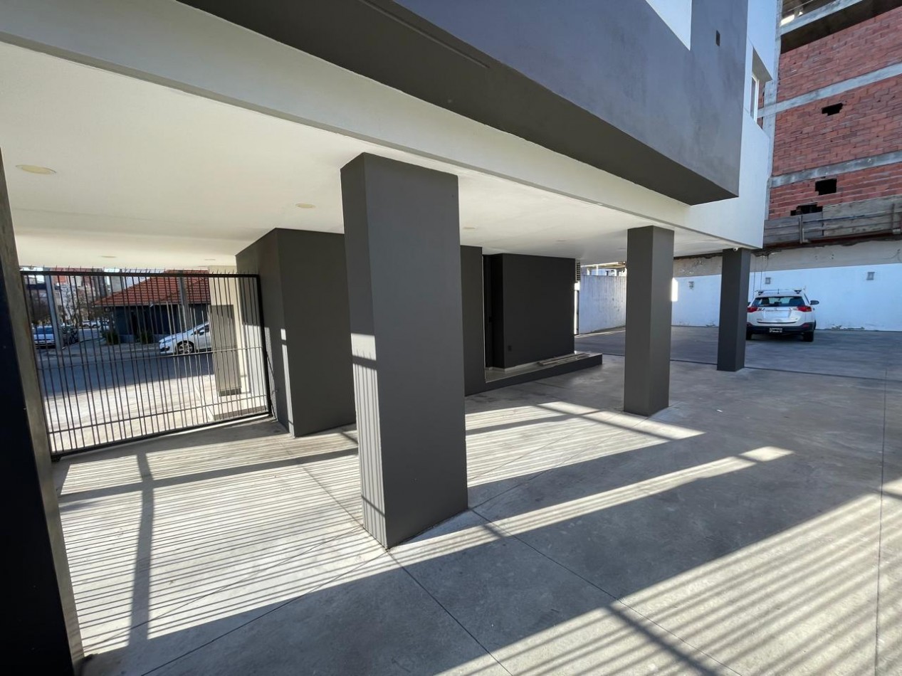 PISO 3 AMB CON 2 COCHERAS, BAULERA Y QUINCHO EN ALDREY. APTO CREDITO. VENDE, PERMUTA Y FINANCIA