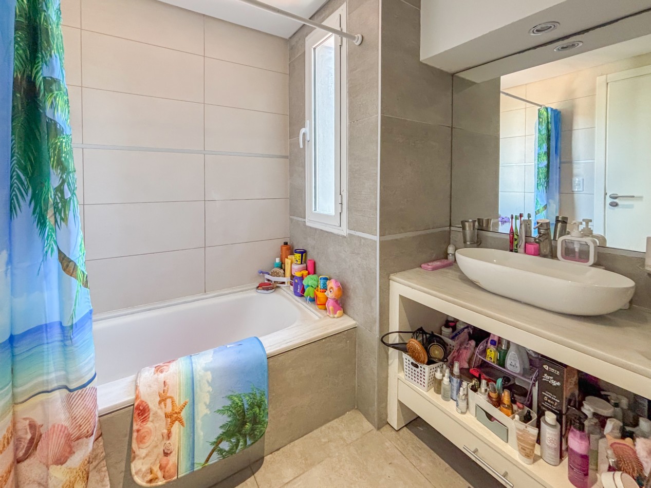 PISO 3 AMB CON 2 COCHERAS, BAULERA Y QUINCHO EN ALDREY. APTO CREDITO. VENDE, PERMUTA Y FINANCIA