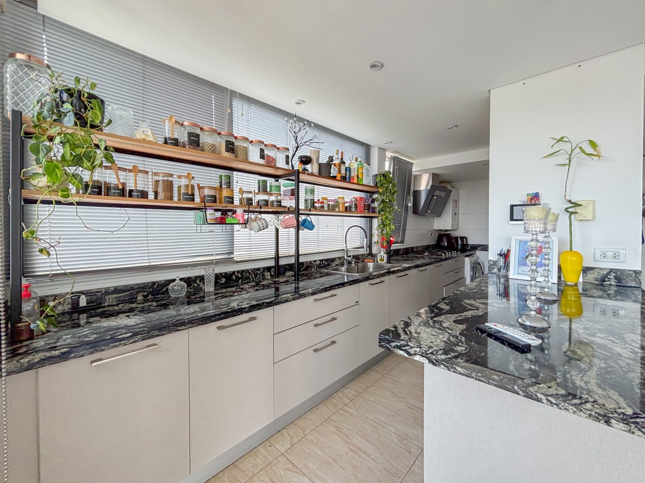 PISO 3 AMB CON 2 COCHERAS, BAULERA Y QUINCHO EN ALDREY. APTO CREDITO. VENDE, PERMUTA Y FINANCIA