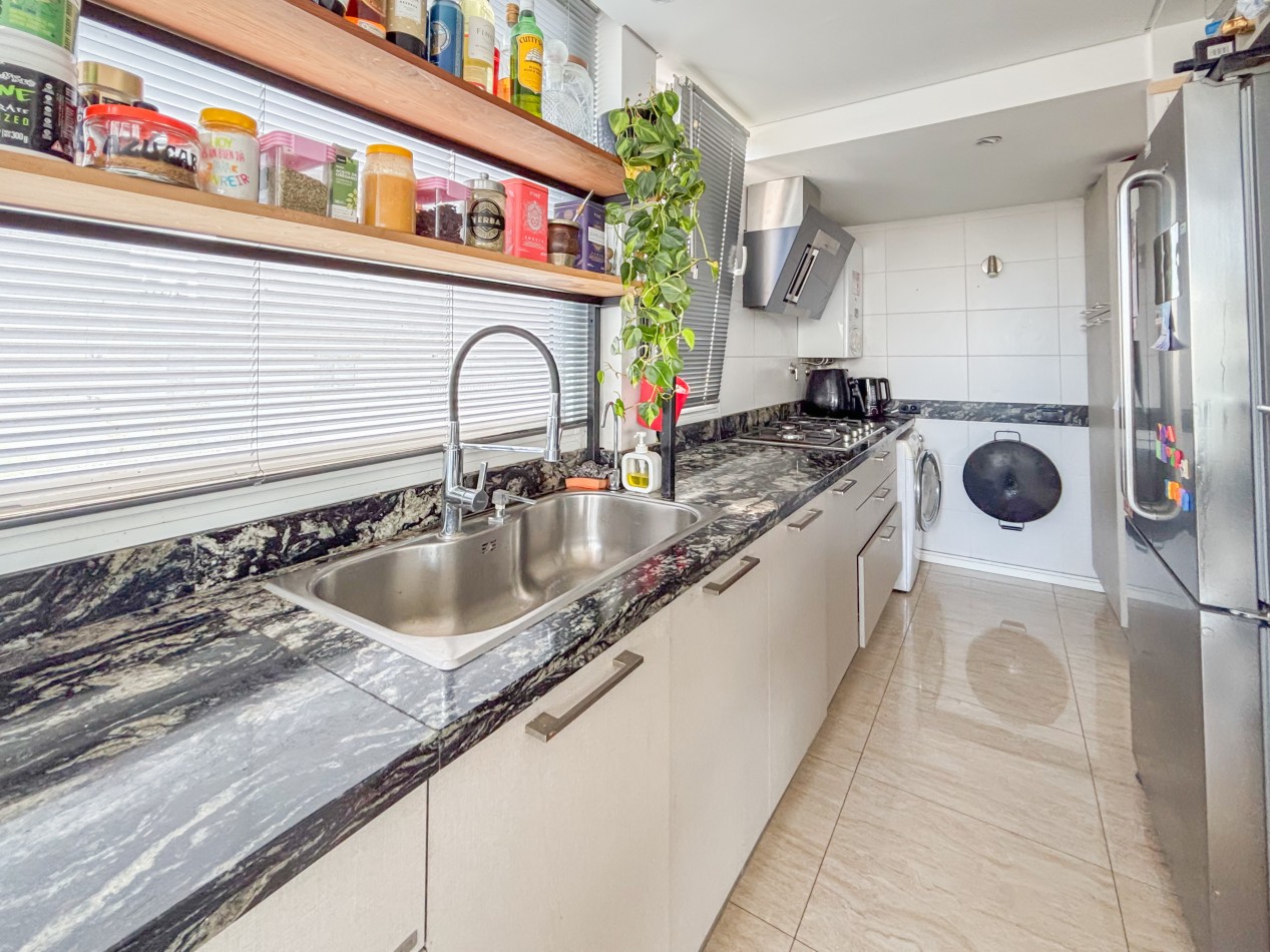 PISO 3 AMB CON 2 COCHERAS, BAULERA Y QUINCHO EN ALDREY. APTO CREDITO. VENDE, PERMUTA Y FINANCIA