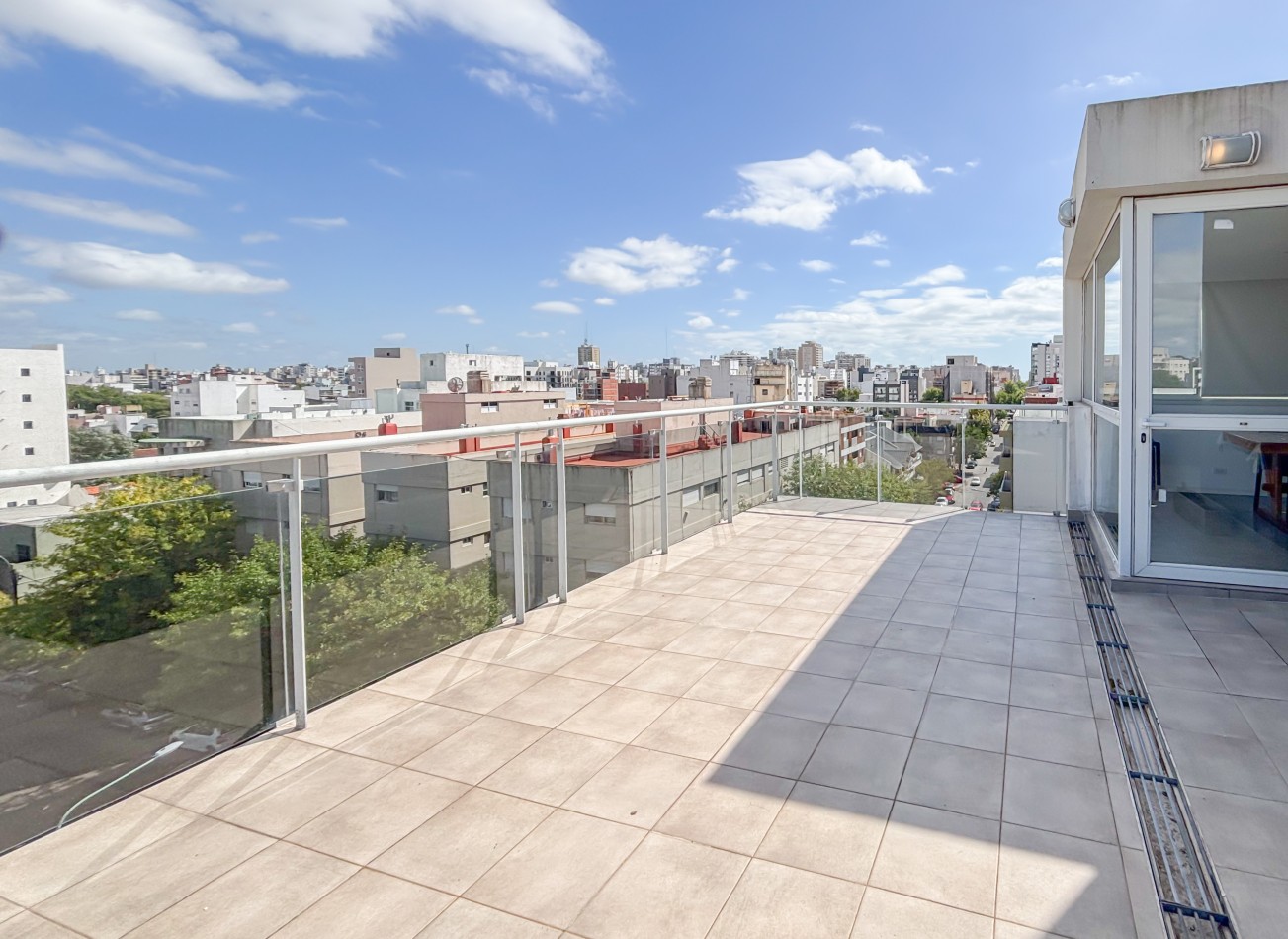PISO 3 AMB CON 2 COCHERAS, BAULERA Y QUINCHO EN ALDREY. APTO CREDITO. VENDE, PERMUTA Y FINANCIA