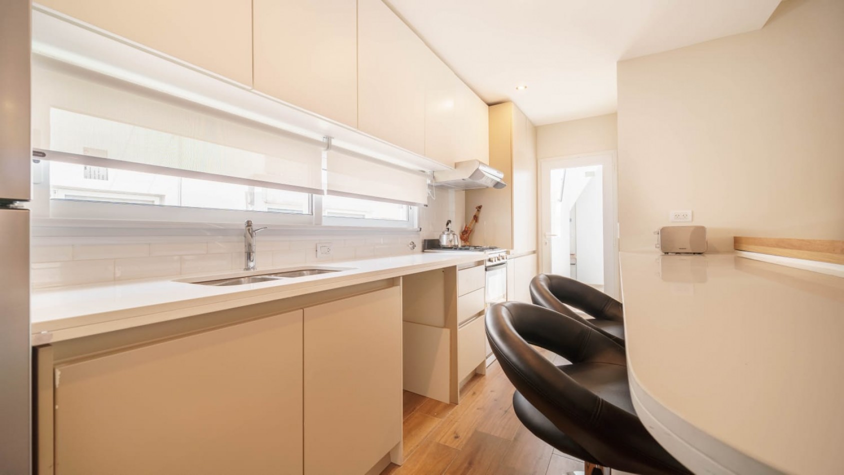 DUPLEX 4 AMBIENTES A ESTRENAR CON COCHERA, BAULERA, TERRAZA CON PARRILLA, SIN EXPENSAS EN ALDREY. APTO CREDITO