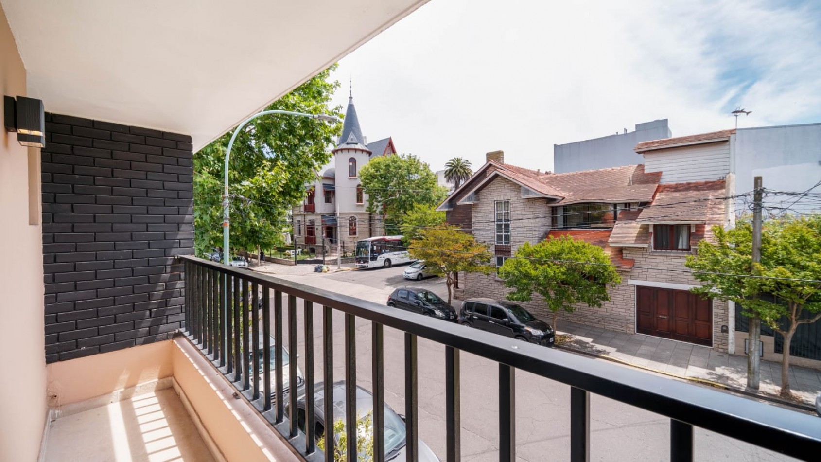 DUPLEX 4 AMBIENTES A ESTRENAR CON COCHERA, BAULERA, TERRAZA CON PARRILLA, SIN EXPENSAS EN ALDREY. APTO CREDITO