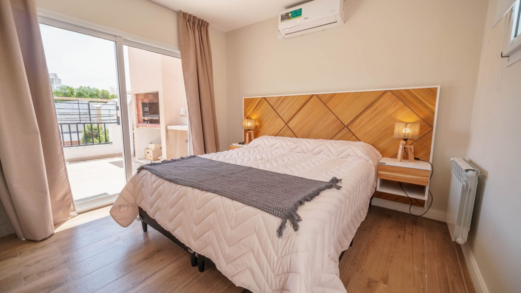DUPLEX 4 AMBIENTES A ESTRENAR CON COCHERA, BAULERA, TERRAZA CON PARRILLA, SIN EXPENSAS EN ALDREY. APTO CREDITO