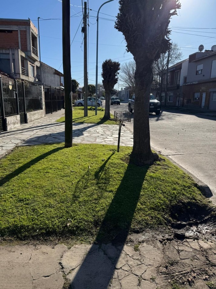 DOS CASAS DE 3 AMBIENTES MAS UN GALPON EN EL BARRIO LAS AVENIDAS. APTO CREDITO