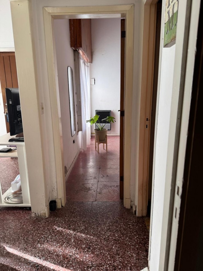 DOS CASAS DE 3 AMBIENTES MAS UN GALPON EN EL BARRIO LAS AVENIDAS. APTO CREDITO