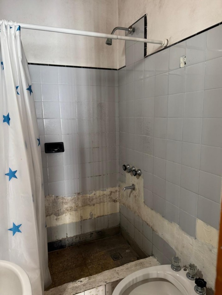 DOS CASAS DE 3 AMBIENTES MAS UN GALPON EN EL BARRIO LAS AVENIDAS. APTO CREDITO