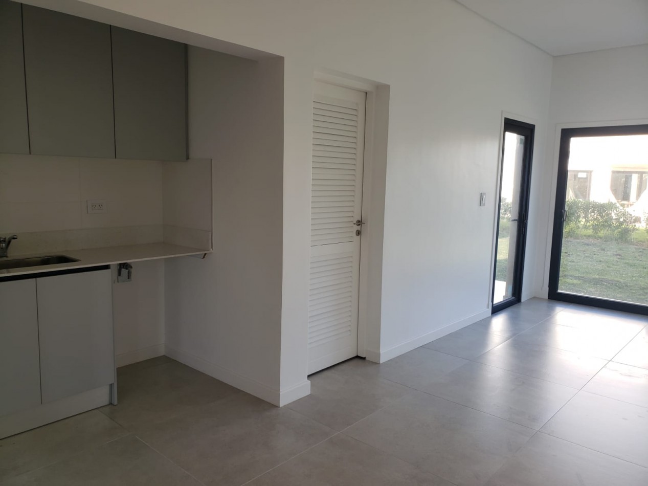 CHALET DE 4 AMBIENTES DE CATEGORIA EN RUMENCO JOVEN A ESTRENAR, VENDE Y PERMUTA