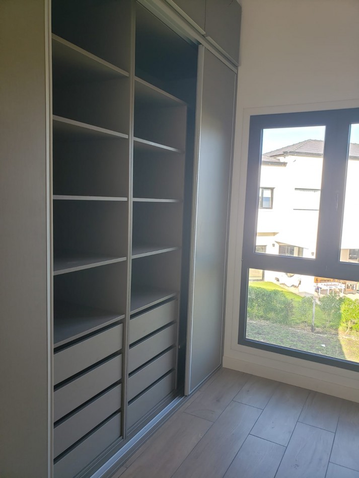 CHALET DE 4 AMBIENTES DE CATEGORIA EN RUMENCO JOVEN A ESTRENAR, VENDE Y PERMUTA