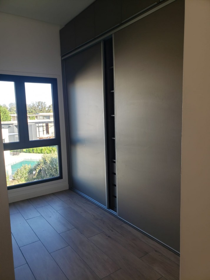 CHALET DE 4 AMBIENTES DE CATEGORIA EN RUMENCO JOVEN A ESTRENAR, VENDE Y PERMUTA