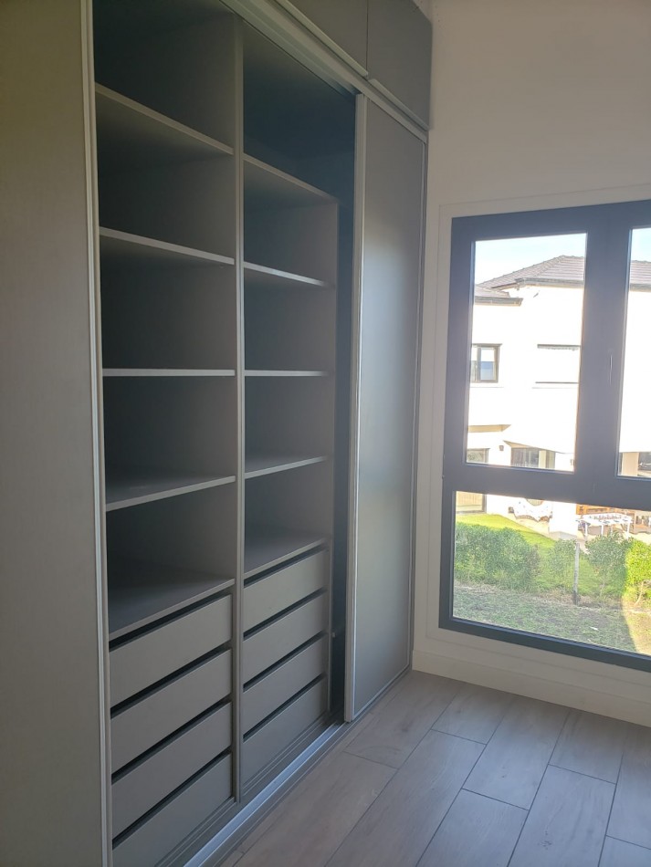 CHALET DE 4 AMBIENTES DE CATEGORIA EN RUMENCO JOVEN A ESTRENAR, VENDE Y PERMUTA