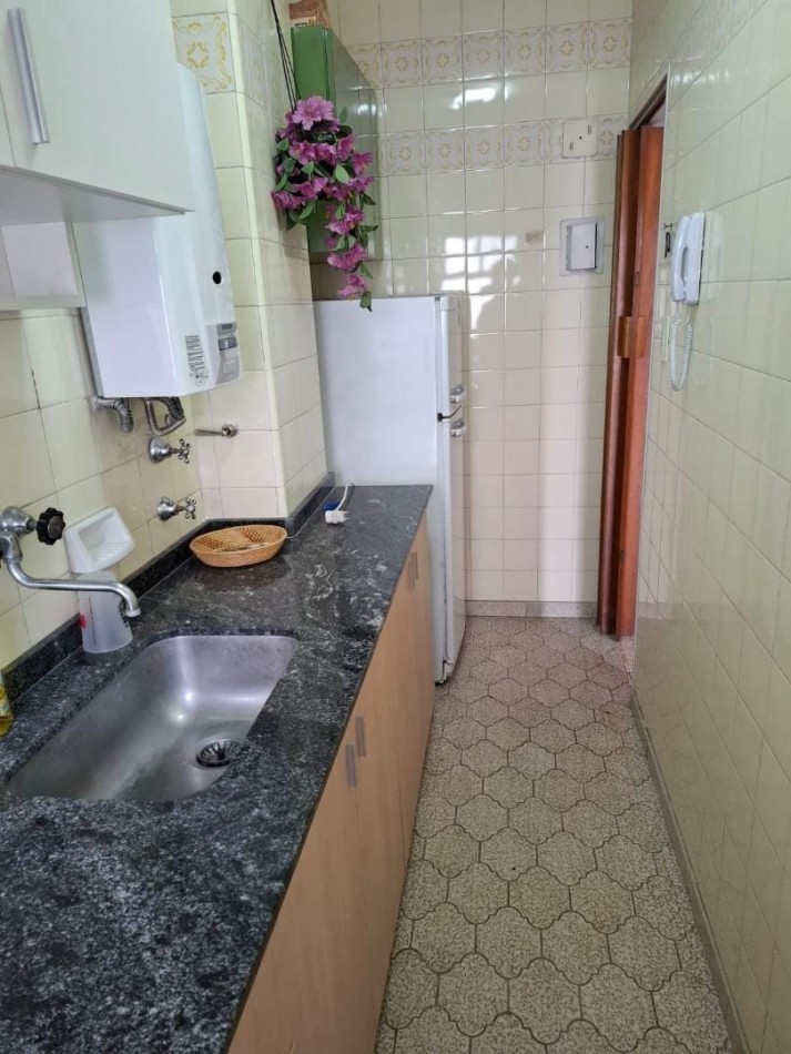 DEPARTAMENTO 2 AMB CON BALCON A LA CALLE EN ALDREY, A 300 MTS. DE LA PLAYA. APTO CREDITO
