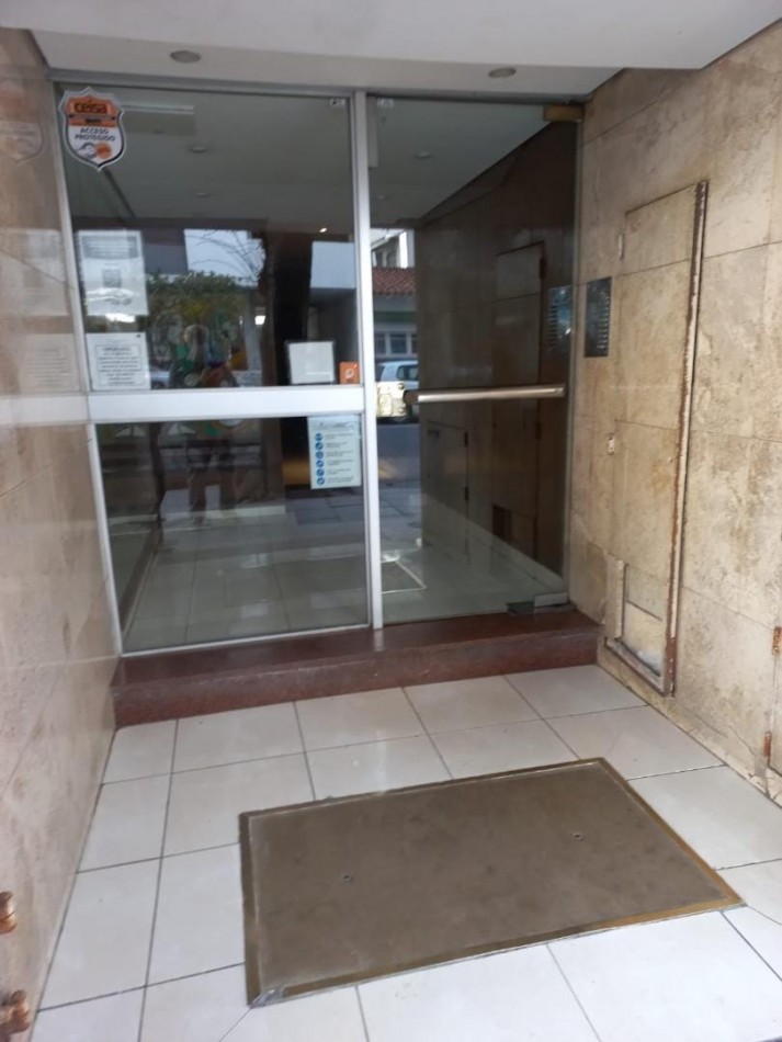 DEPARTAMENTO 2 AMB CON BALCON A LA CALLE EN ALDREY, A 300 MTS. DE LA PLAYA. APTO CREDITO