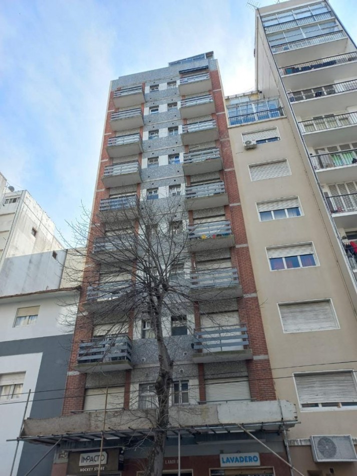 DEPARTAMENTO 2 AMB CON BALCON A LA CALLE EN ALDREY, A 300 MTS. DE LA PLAYA. APTO CREDITO