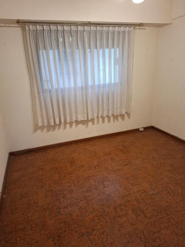 DEPARTAMENTO 2 AMB CON BALCON A LA CALLE EN ALDREY, A 300 MTS. DE LA PLAYA. APTO CREDITO