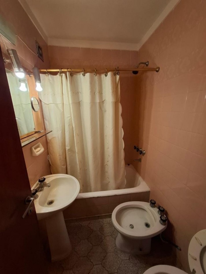 DEPARTAMENTO 2 AMB CON BALCON A LA CALLE EN ALDREY, A 300 MTS. DE LA PLAYA. APTO CREDITO