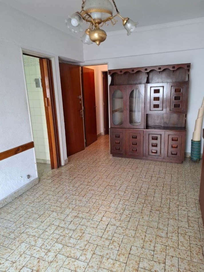 DEPARTAMENTO 2 AMB CON BALCON A LA CALLE EN ALDREY, A 300 MTS. DE LA PLAYA. APTO CREDITO