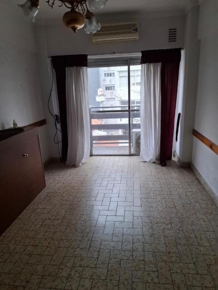DEPARTAMENTO 2 AMB CON BALCON A LA CALLE EN ALDREY, A 300 MTS. DE LA PLAYA. APTO CREDITO