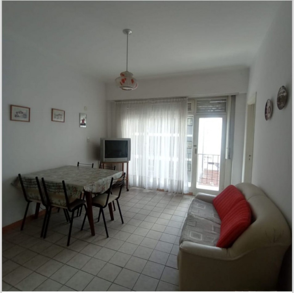 DEPARTAMENTO DE 2 AMBIENTES A LA CALLE CON BALCON SALIENTE EN ALDREY