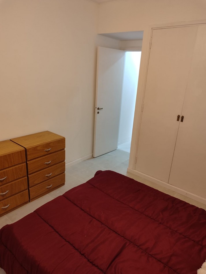 DEPARTAMENTO 2 AMBIENTE A LA CALLE CON BALCON FRANCES EN PLAZA COLON