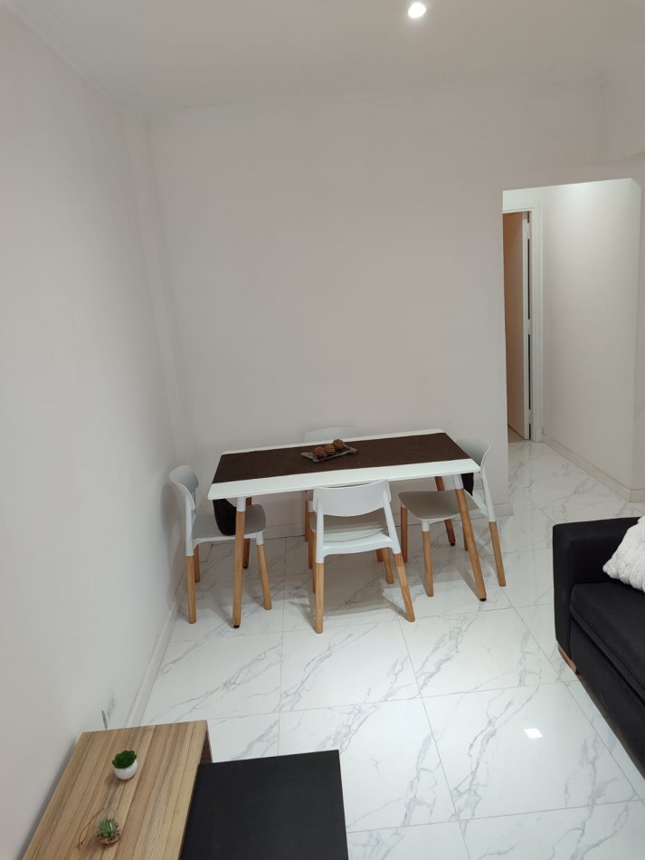 DEPARTAMENTO 2 AMBIENTE A LA CALLE CON BALCON FRANCES EN PLAZA COLON