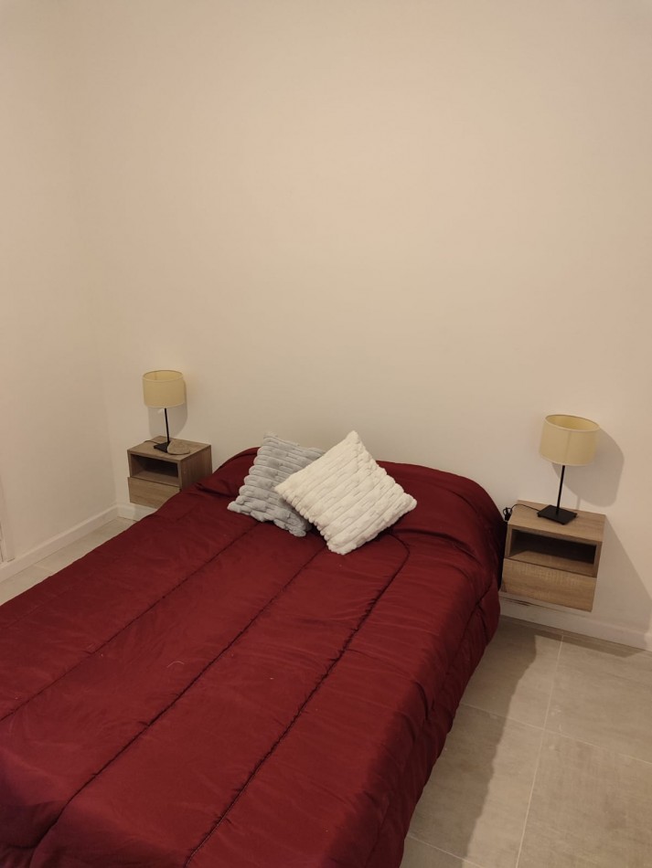 DEPARTAMENTO 2 AMBIENTE A LA CALLE CON BALCON FRANCES EN PLAZA COLON