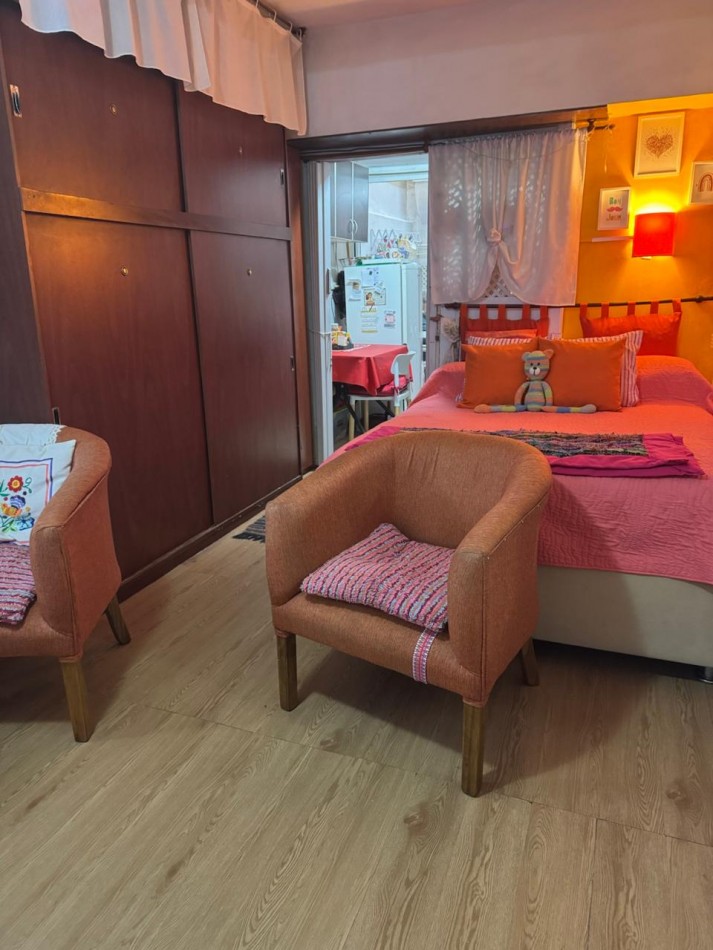 DEPARTAMENTO DE 1 AMBIENTE CON PATIO VENDE O PERMUTA. APTO CREDITO