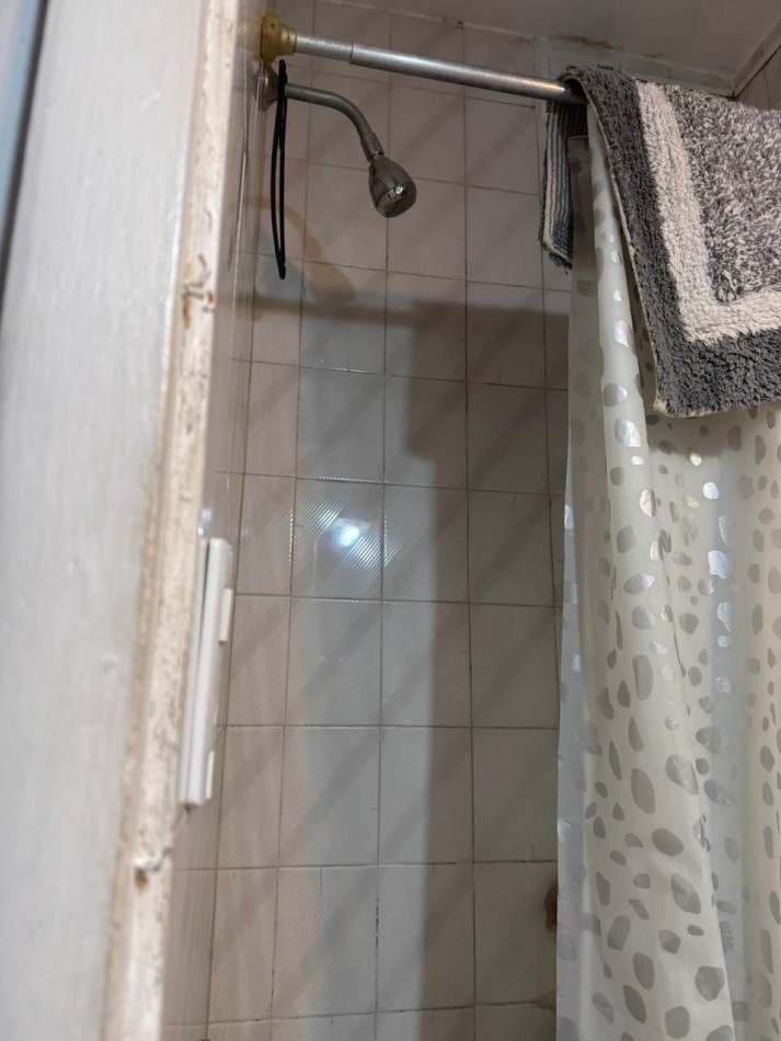 DEPARTAMENTO DE 1 AMBIENTE CON PATIO VENDE O PERMUTA. APTO CREDITO