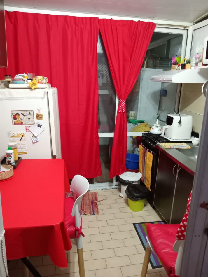 DEPARTAMENTO DE 1 AMBIENTE CON PATIO VENDE O PERMUTA. APTO CREDITO