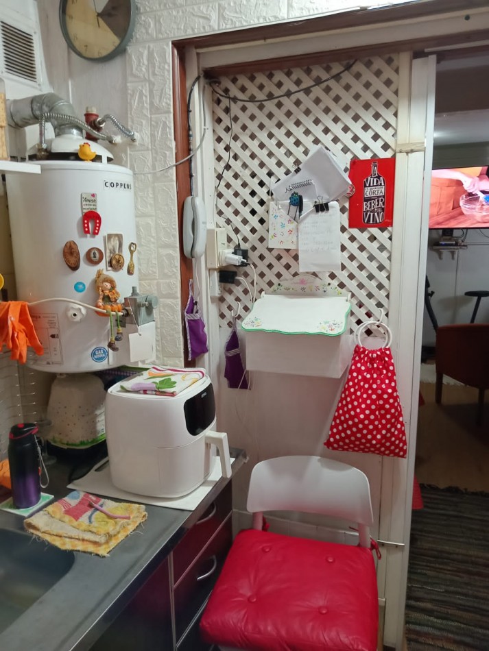 DEPARTAMENTO DE 1 AMBIENTE CON PATIO VENDE O PERMUTA. APTO CREDITO