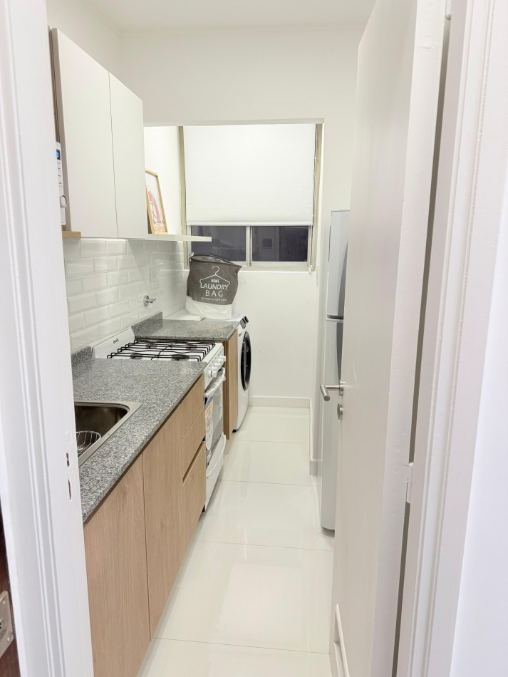 DEPARTAMENTO 2 AMB AL CONTRAFRENTE CON BALCON SALIENTE VENDE Y PERMUTA